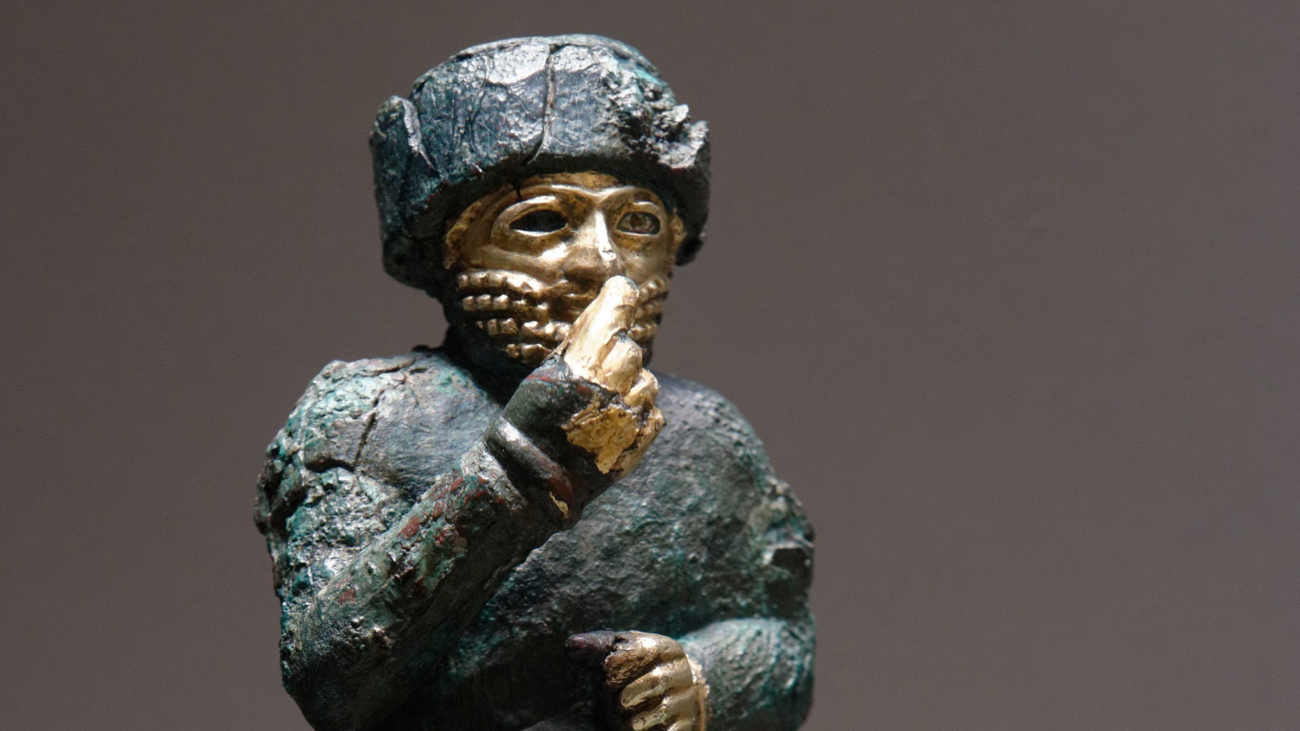 Statuette of a kneeling man dedicated by an inhabitant of Larsa to the god Amurru for the life of Hammurabi.