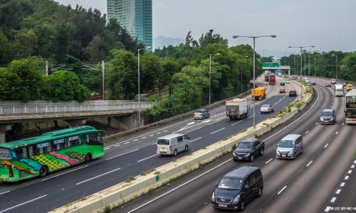 The Tolo Highway connects the new towns of Sha Tin and Tai Po in the eastern New Territories. The expressway was constructed in three stages between 1985 and 1987.